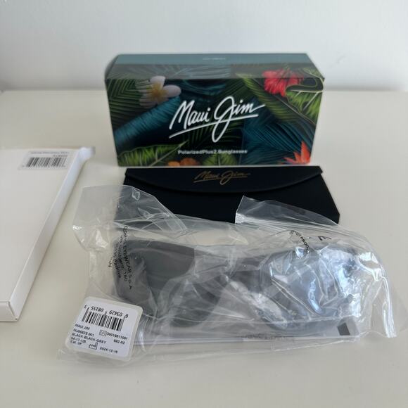 Maui Jim Maukele Sunglasses Black Gray Polarized MJ0682S-001 Made In Italy - Picture 8 of 10